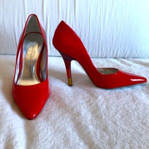 JESSICA SIMPSON RED PATENT LEATHER HEELS - SIZE 37